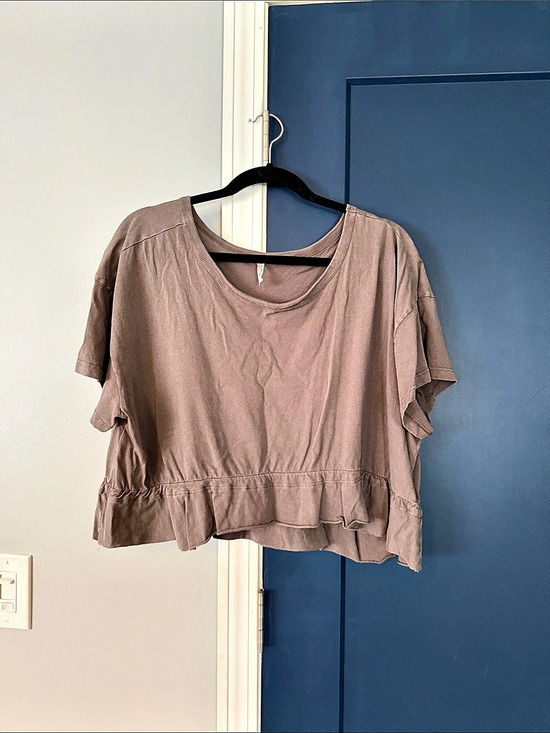 Free People Tops - Free People Ruffle Hem Short Sleeve Top Size large